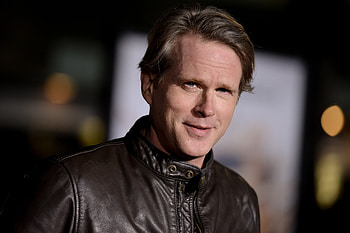 Princess Bride star, Hospitalized after rattlesnake bite HD wallpaper