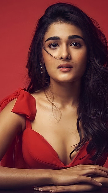 Shalini pandey, telugu actress HD phone wallpaper