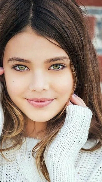 Lovely, Cute Girl HD phone wallpaper