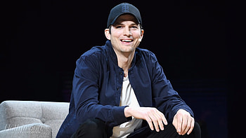 Ashton Kutcher, Twitter post, Hollywood reporter, Personal number HD wallpaper