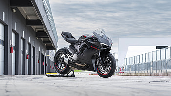 Ducati Panigale V2 - Exquisite Sports Bike Background, vehicle, Ducati Panigale V2 HD wallpaper