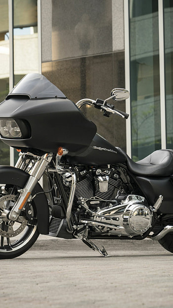 Harley-Davidson Street Glide, Customization inspiration, Eye-catching aesthetics, Motorcycle masterpiece HD phone wallpaper