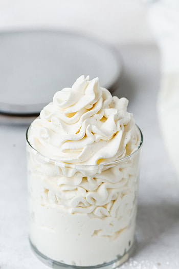 Vanilla-infused cream, Sweet and aromatic, Fluffy delight, Perfect topping HD phone wallpaper