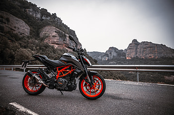 KTM Duke Bike, High-speed adventures, Bold design, Dynamic handling HD wallpaper