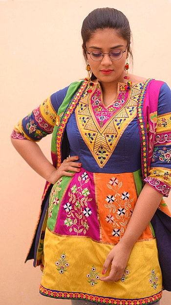 Sreemukhi, telugu actress, model HD phone wallpaper