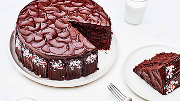 Chocolate cake, Delicious dessert, Indulgent treat, Tempting sweetness HD wallpaper