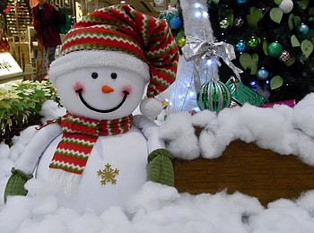 Holidays, New Year, Snowman, Christmas, Holiday, Smile, Christmas Tree, Presents, Gifts, Cotton Wool, Wadding HD wallpaper