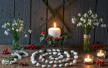 Still Life, table, snowdrops, flames, ribbon, berries, spiral, stones, jars, wood, vases, pebbles, flowers, bow HD wallpaper