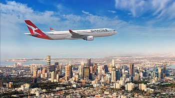 Qantas, Australian airline, In-flight excellence, Travel destination expert HD wallpaper