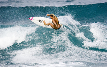 Kazuma surfboard, Girl Surfing HD wallpaper