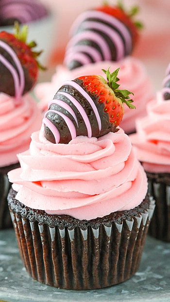 Cupcake, Small Yummy Cupcake HD phone wallpaper
