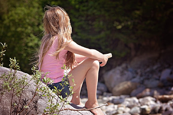 little girl, river, Rock, childhood, blonde, graphy, cute, baby, fair, set, beauty, nice, Nexus, feet, kid, adorable, bonny, sweet, white, Belle, girl, beautiful, people, little, comely, pink, sightly, pretty, nature, lovely, dainty, pure, child HD wallpaper