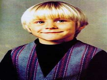 KURT COBAIN SMILING, action, singers, entertainment, usa HD wallpaper