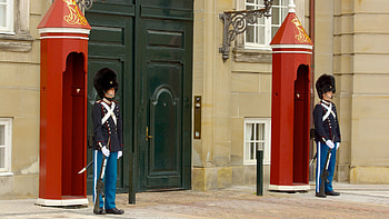 Amalienborg Palace, Events and Tickets, Copenhagen Activities, Online Booking HD wallpaper