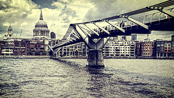 St. Paul's Cathedral, Millennium Bridge, ultra , Background HD wallpaper