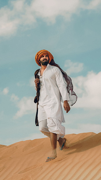 Dulquer salman, kurup, malayalam movie, desert HD phone wallpaper