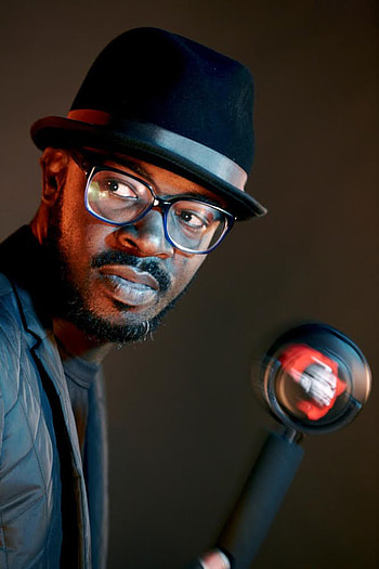 Black Coffee, DJ persona, Musical expertise, Crowd-pleasing mixes HD phone wallpaper