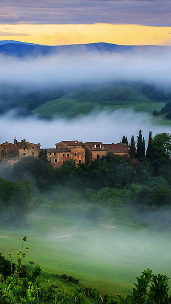 Tuscany clouds, Mountain beauty, Nature scenery, Landscapes captured HD phone wallpaper