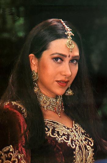 Karishma Kapoor, embellishment, lip HD phone wallpaper