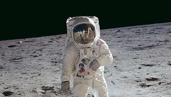 Apollo 11, Historic moon landing, Astronauts' triumph, NASA mission HD wallpaper