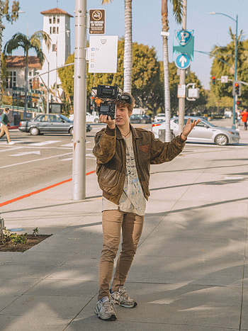 Vinnie Hacker, TikTok star, Juilliard reject, The New York Times HD phone wallpaper