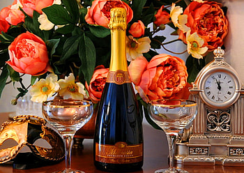 Wine and roses, white, champagne, roses, toast, still life, red, glasses, flowers, clock, wine HD wallpaper
