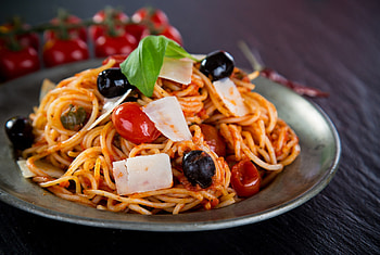 Spaghetti, Appetizing dish, Classic pasta, Tasty meal HD wallpaper