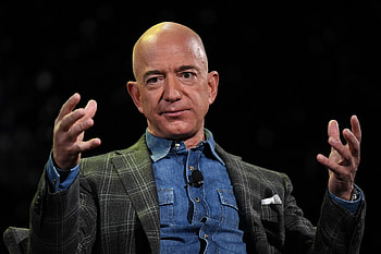 Jeff Bezos, Political influence, Wage concerns, Taxation debate HD wallpaper
