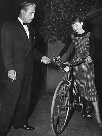 Audrey Hepburn, Humphrey Bogart, Set of Sabrina, 1954 HD phone wallpaper