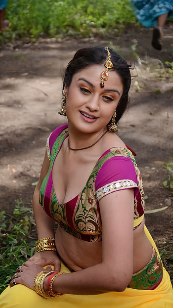 Sonia Agrawal, cleavage HD phone wallpaper