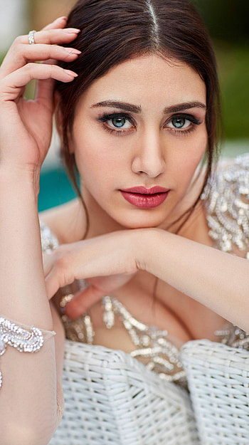 Warina Hussain, bollywood actress, beautiful HD phone wallpaper