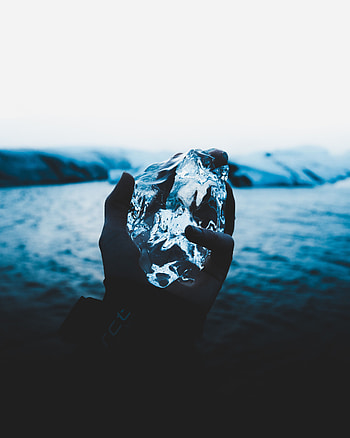 Ice, Hand, Miscellanea, Miscellaneous, Blur, Smooth HD phone wallpaper