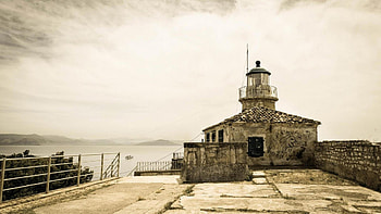 old lighthouse above a bay, lighthouse, old, monochrome, bay, terrace HD wallpaper