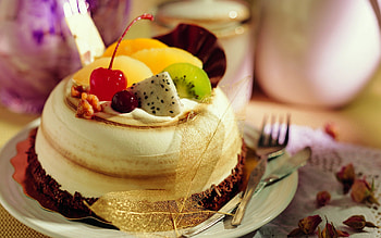 Fruit cake for you, sweet, delight, cherry, kiwi, delicious, fruit, cake HD wallpaper