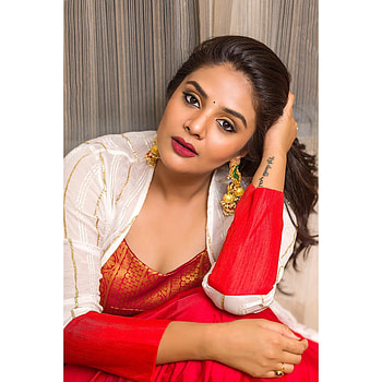 Sreemukhi, flash graphy, lip HD phone wallpaper