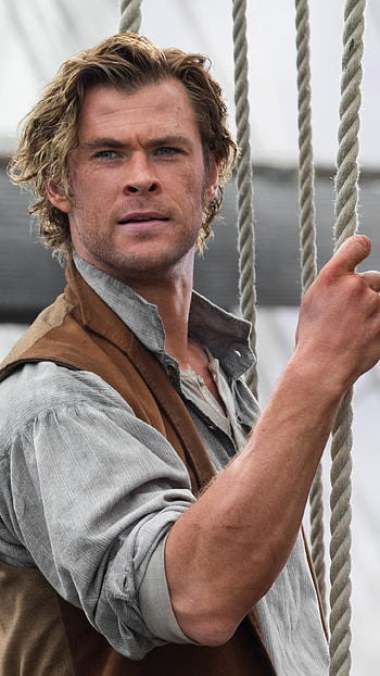 In the Heart of the Sea movie, Maritime adventure, Survival against nature, Gripping storyline HD phone wallpaper