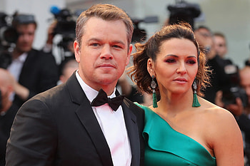 Matt Damon and Luciana Barroso, Jet to Rome, Venice film festival, Matt Damon and wife HD wallpaper