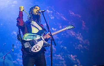 Tame Impala, Full band live show, Energetic performance, Chicago concert HD wallpaper