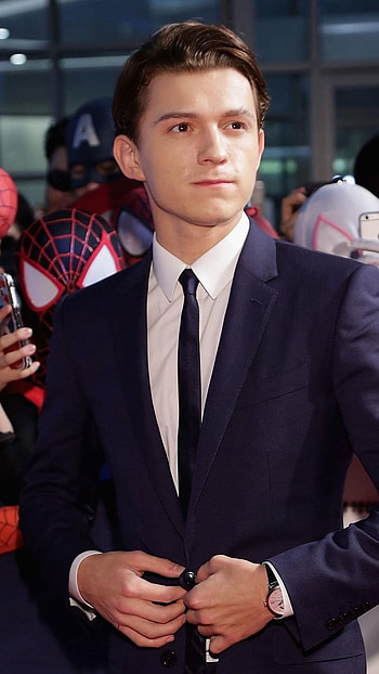 Tom Holland, Tom Holland Handsome Hero HD phone wallpaper