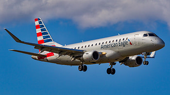 American Eagle Airlines, SkyWest fleet, Embraer aircraft, Fleet expansion HD wallpaper