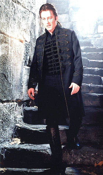 Van Helsing, Ancient curses, Supernatural forces, Heroic quest HD phone wallpaper