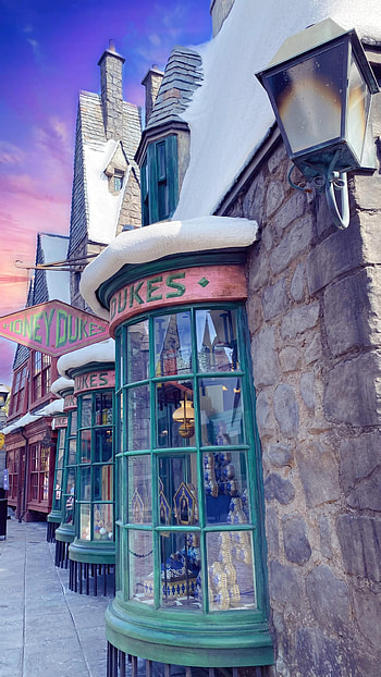 Universal Studios Hollywood, Environmental concept art, Conceptual backgrounds, Art inspiration HD phone wallpaper