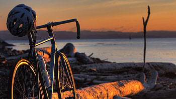 Bicycle in the sunset, graphy HD wallpaper