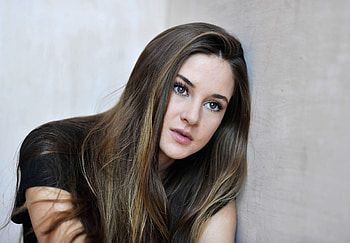 Shailene Woodley, view HD wallpaper
