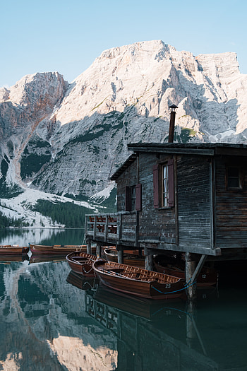 Nature, Mountains, Boats, Lake, Pier, Small House, Lodge HD phone wallpaper