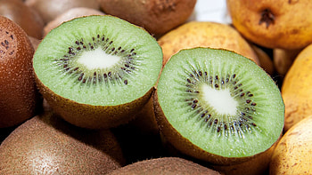 Kiwi fruit, Edible skin, Nutrient-rich, Unique taste HD wallpaper