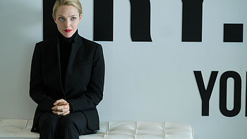 Amanda Seyfried The Dropout HD wallpaper