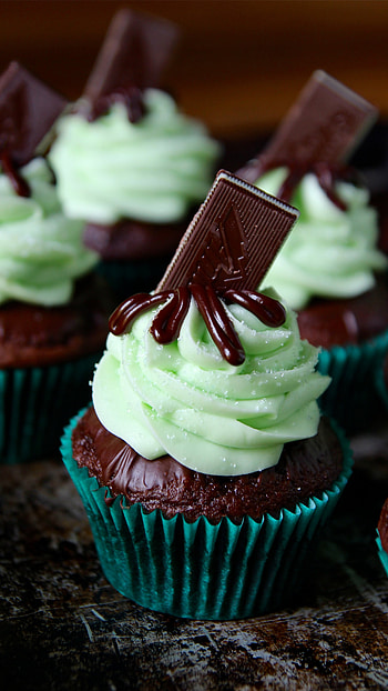 Cupcake, Dark Fantasy Chocolate HD phone wallpaper