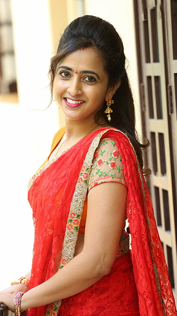 Lasya Manjunath, telugu anchor, saree lover HD phone wallpaper
