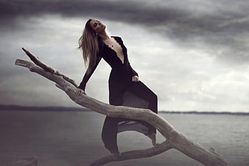 BEAUTY IN THE WASTLAND, sexy, babe, waste, land HD wallpaper